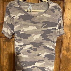 Camo shirt short sleeve soft size medium